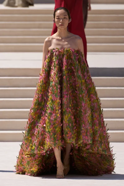 Look 8